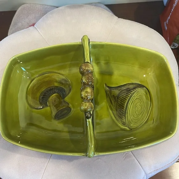 LA Pottery Retro Mushroom Divided Dish - Picture 3 of 4